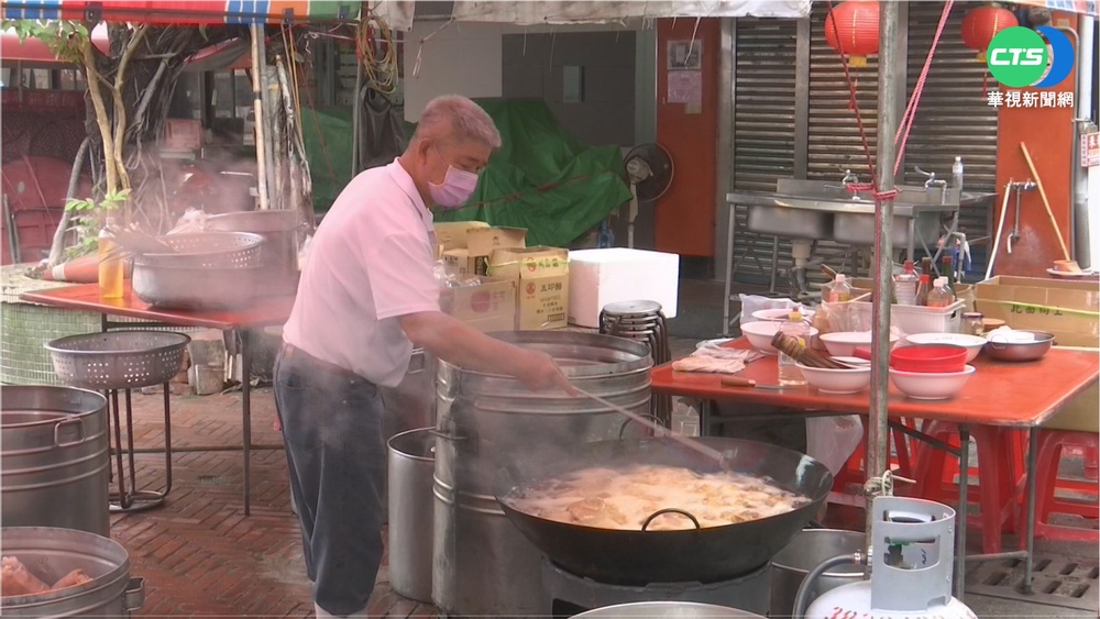 疫情燒! 餐廳圍爐掀退訂潮 外帶年菜業績夯