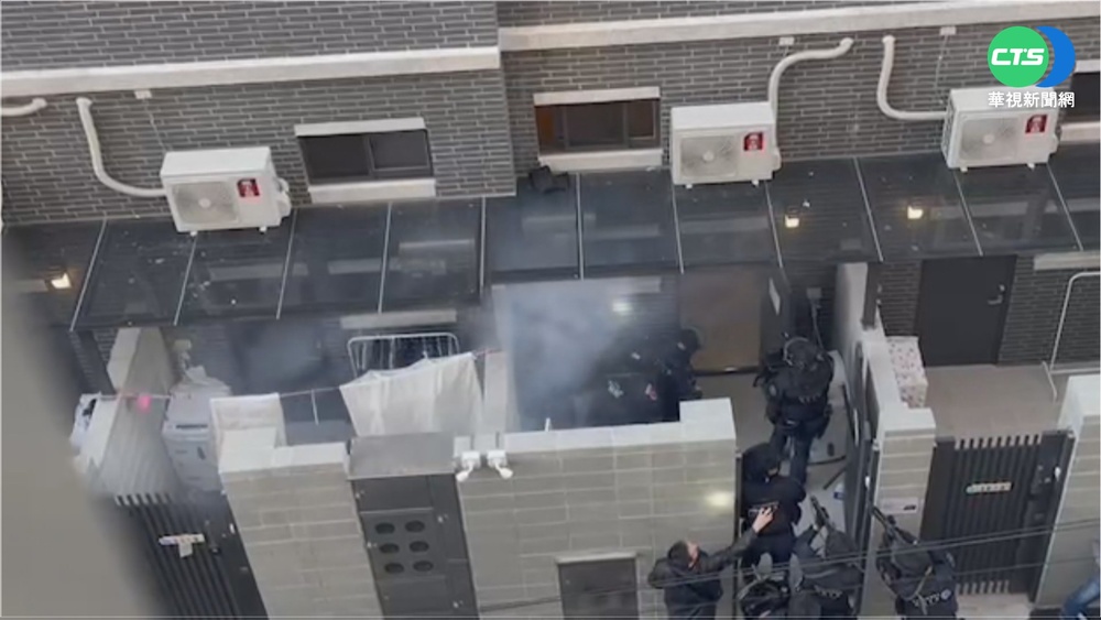 槍毒販擁槍自重 警"震撼彈"攻堅逮人