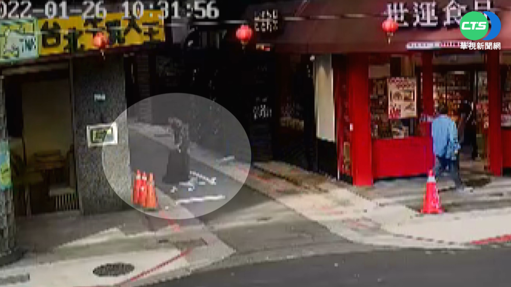 不滿女友想分手 男當街拖行暴打被法辦