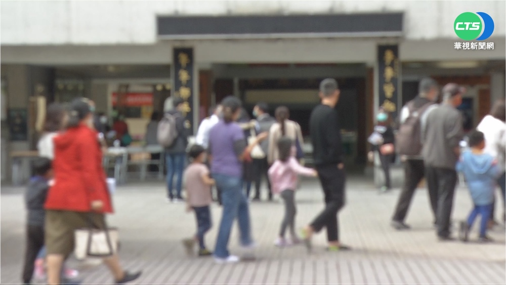 房仲鏈擴!傳4生1家長確診 進駐校園採檢