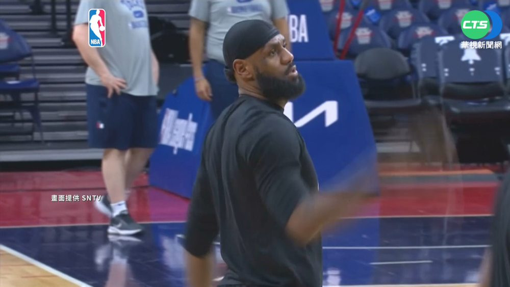 "詹皇"左膝痠痛缺陣 湖人遭76人痛宰