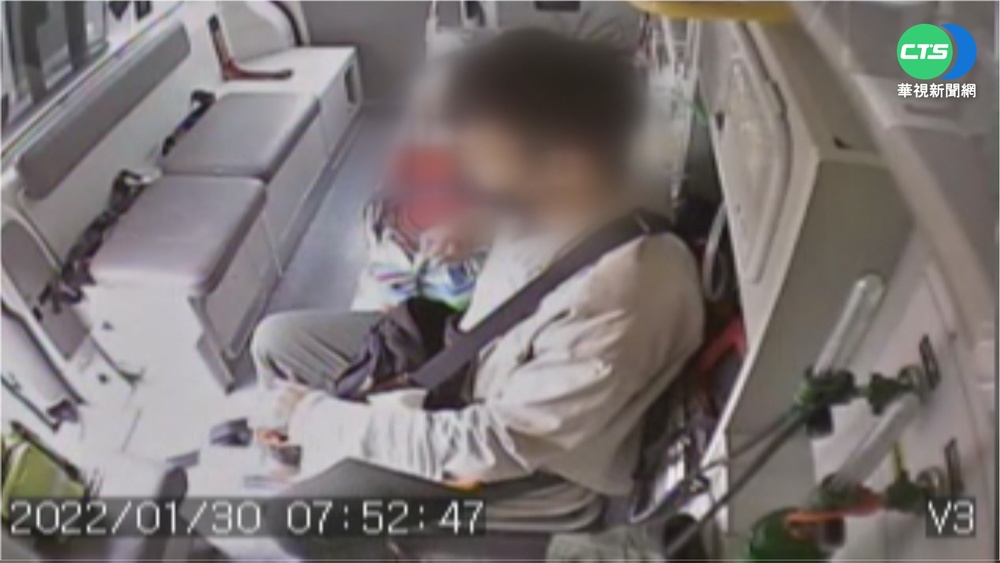 國1南下彰化3車追撞! 1駕駛手部骨折