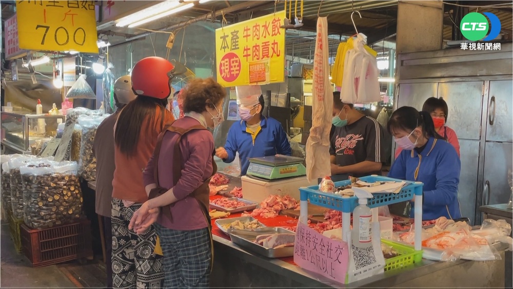 搶在休市前採買 傳統市場熱鬧滾滾