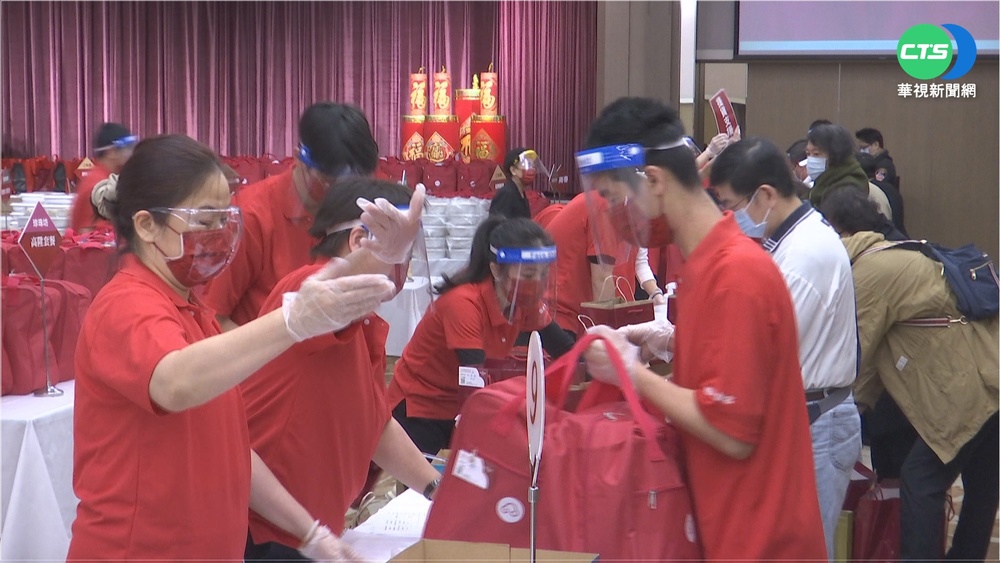 "疫"在家圍爐! 飯店外帶年菜業績1成