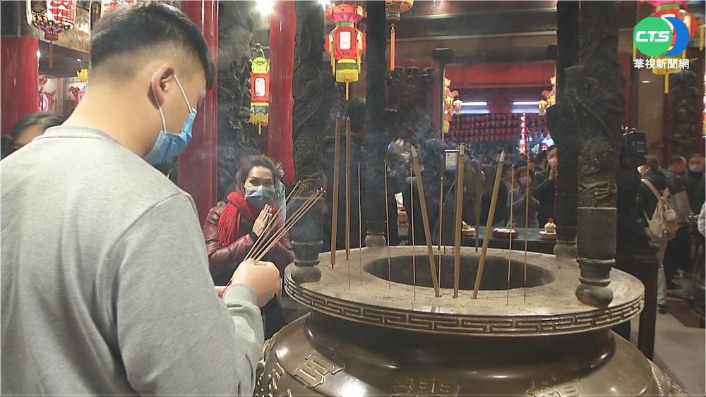 鎮瀾宮防疫取消搶頭香! 信徒和氣參拜祈福
