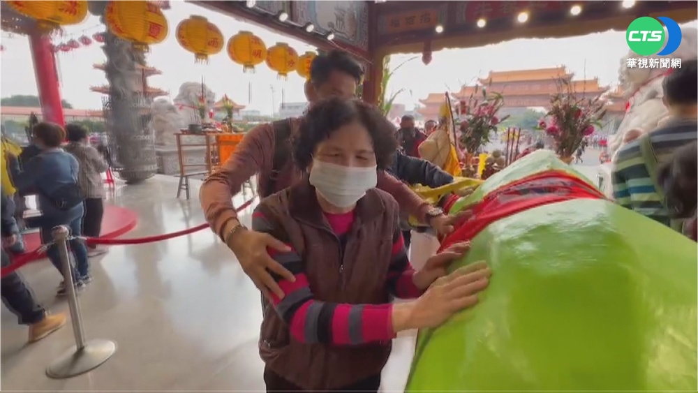 防疫優先! 全台廟宇初一活動都"縮水"