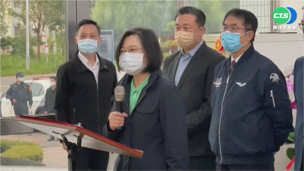 軍警春節期間堅守崗位 總統南下探視