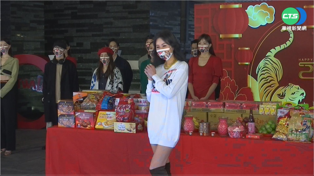 凱渥名模戴口罩開工 賀林志玲獲虎寶