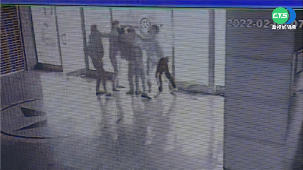 澎湖KTV爆大亂鬥! 警到場搜出長短2槍枝