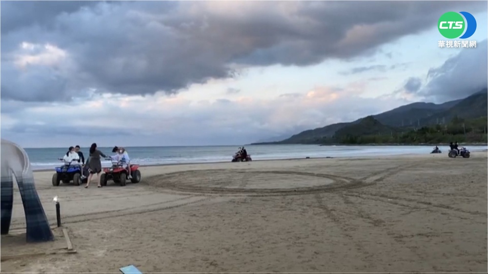 沙灘車穿梭藝術展 屏縣府急宣導祭罰則