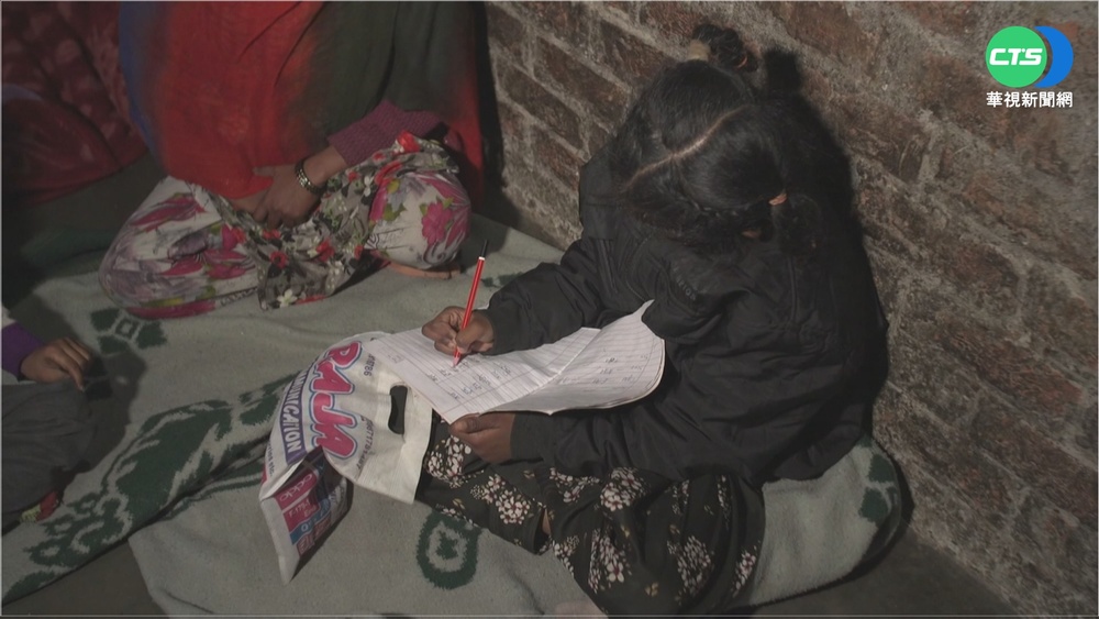 印度疫情逐步趨緩 單日10.7萬人確診