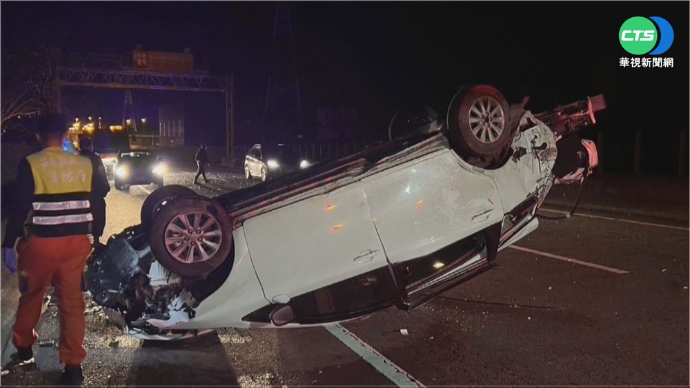 為閃避流浪狗! 1小時內2車失控衰釀4傷