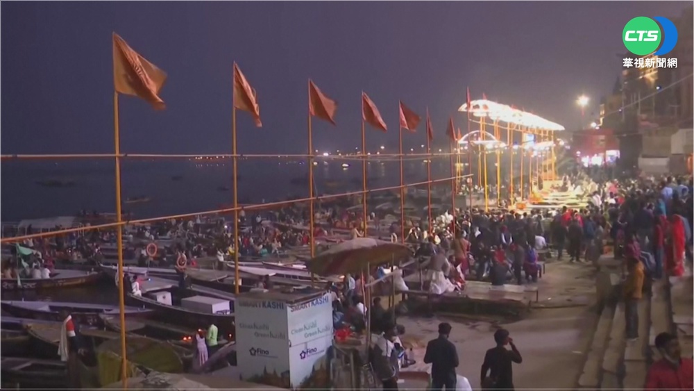 印度防疫限制鬆綁 "恆河夜祭"恢復舉行