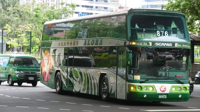 敵不過疫情！阿羅哈客運再度宣布2/19起停駛、即起可退票