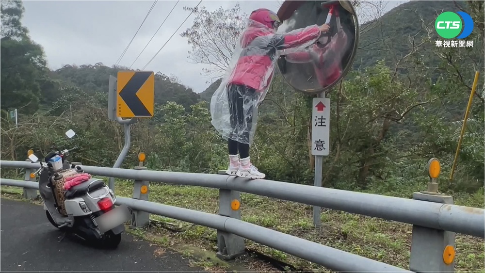 清反光鏡做公益 母女環島寓教於樂!