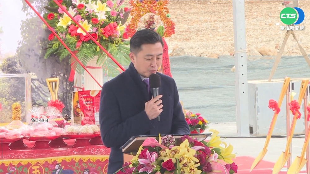 放閃! 鄭文燦情人節DIY卡片表白愛妻