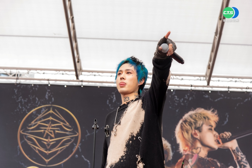 現場演唱讓歌迷大飽耳福（記者王尊生攝）