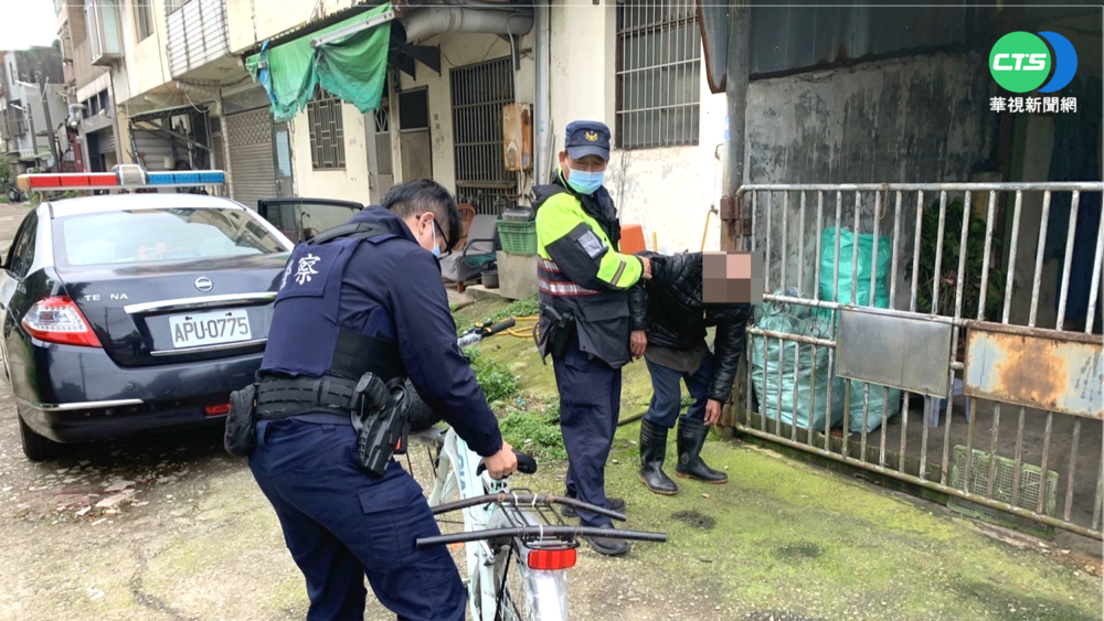 8旬翁騎單車3小時尋嘸路 暖警助返家