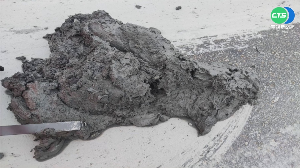 台61線砂石車沿途掉廢土 險釀大追撞