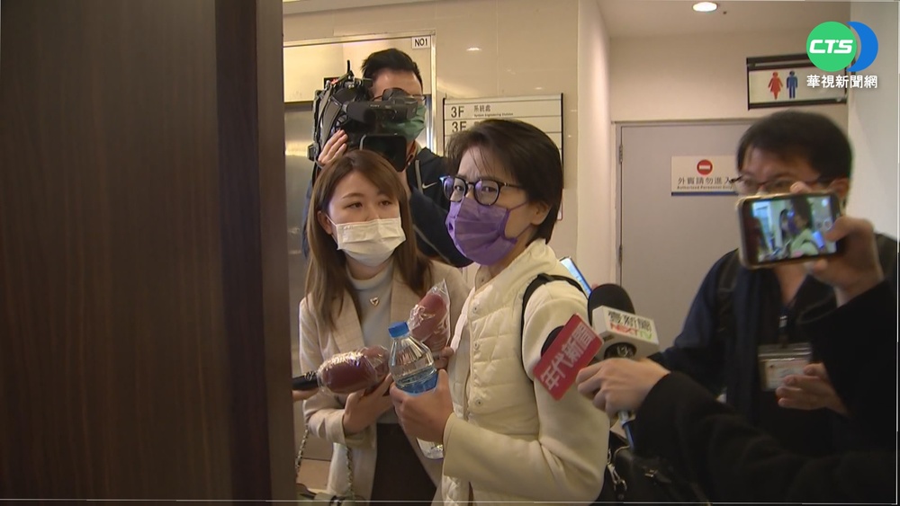 斥棄保說 黃珊珊嗆:難道提個豬頭都當選?