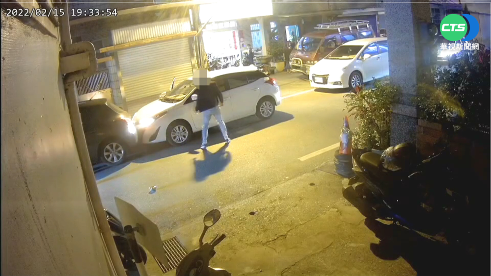 行車糾紛遭棒擊 外役監戒護科長骨折