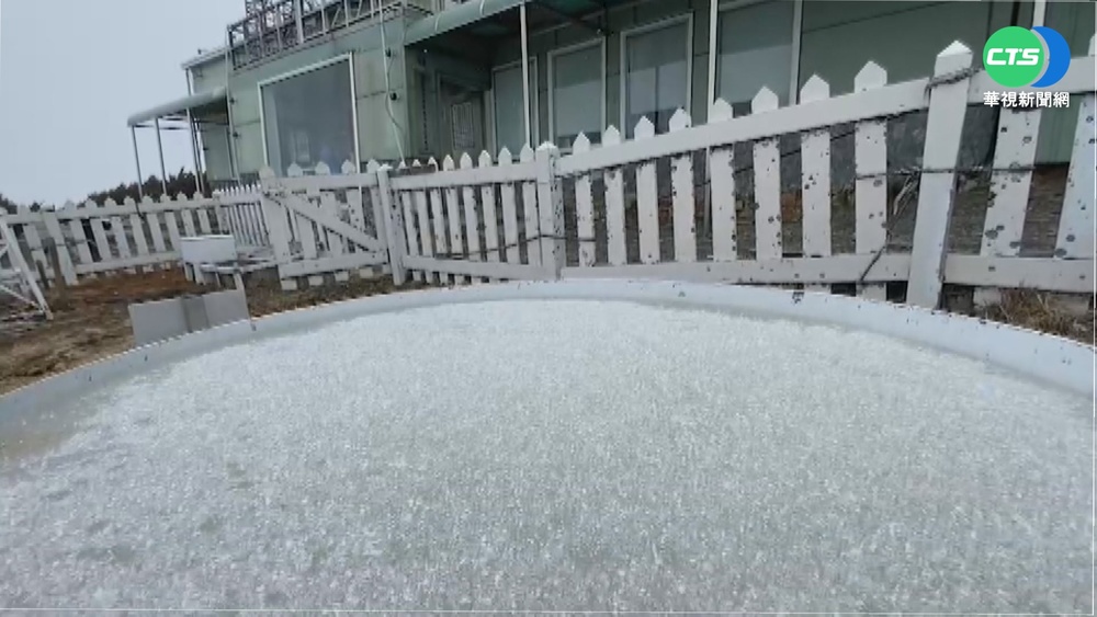 【台語新聞】玉山飄雪了! 氣象局:週末賞雪機率更高