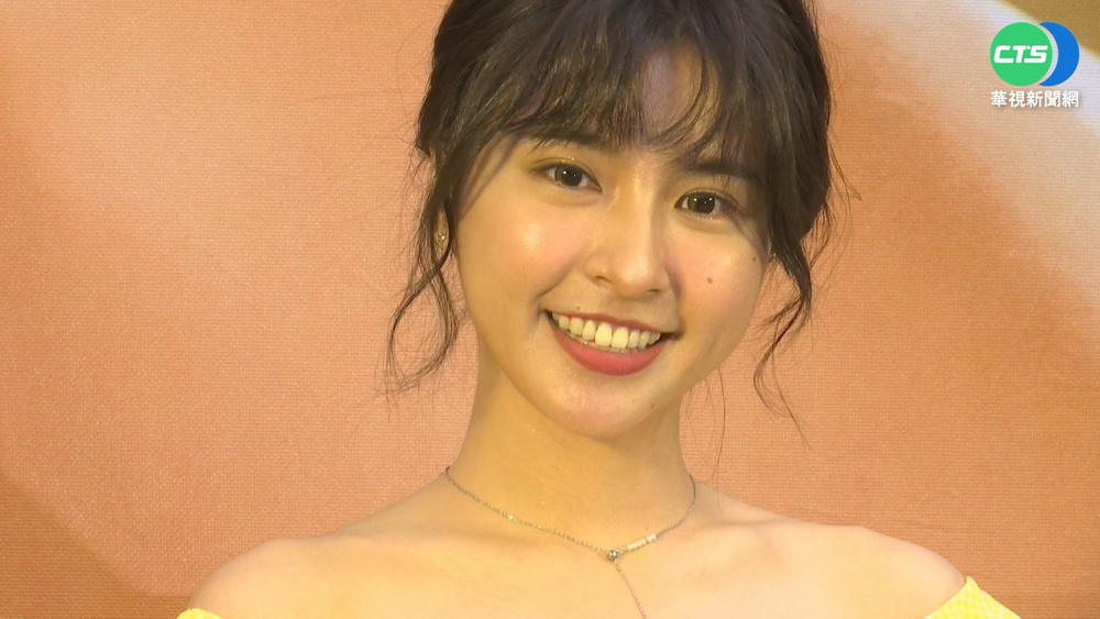 林予晞"女性視角"掌鏡 峮峮寫真秒殺