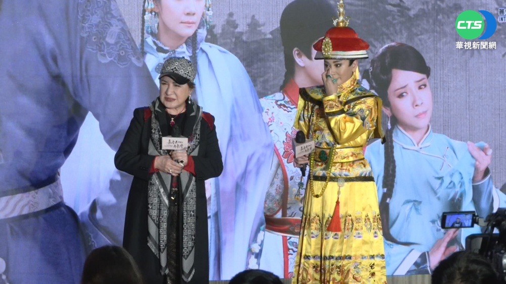 楊麗花睽違4年露面站台 陳亞蘭紅眼眶