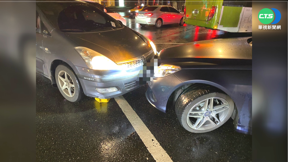 駕駛疑低血糖昏迷追撞 警消破窗救援