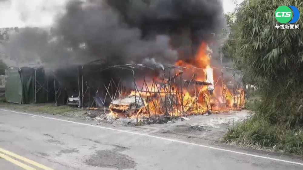 中興新村火燒車剩骨架 疑老舊電線走火