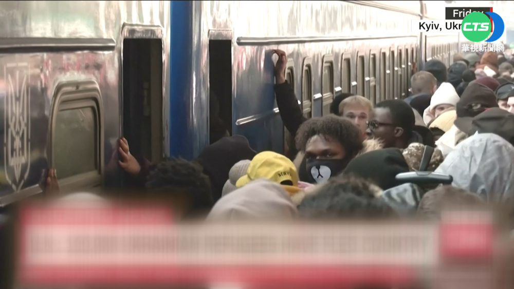 烏俄烽火連天 逾12萬烏克蘭人逃至鄰國