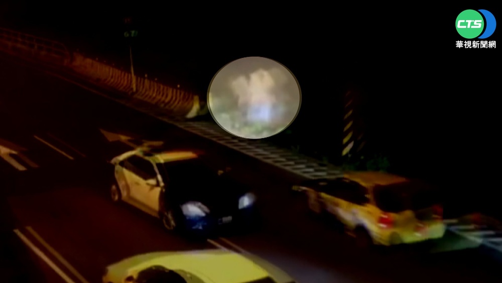 飆車族鳴笛挑釁! 警車驅離遭丟鞭炮