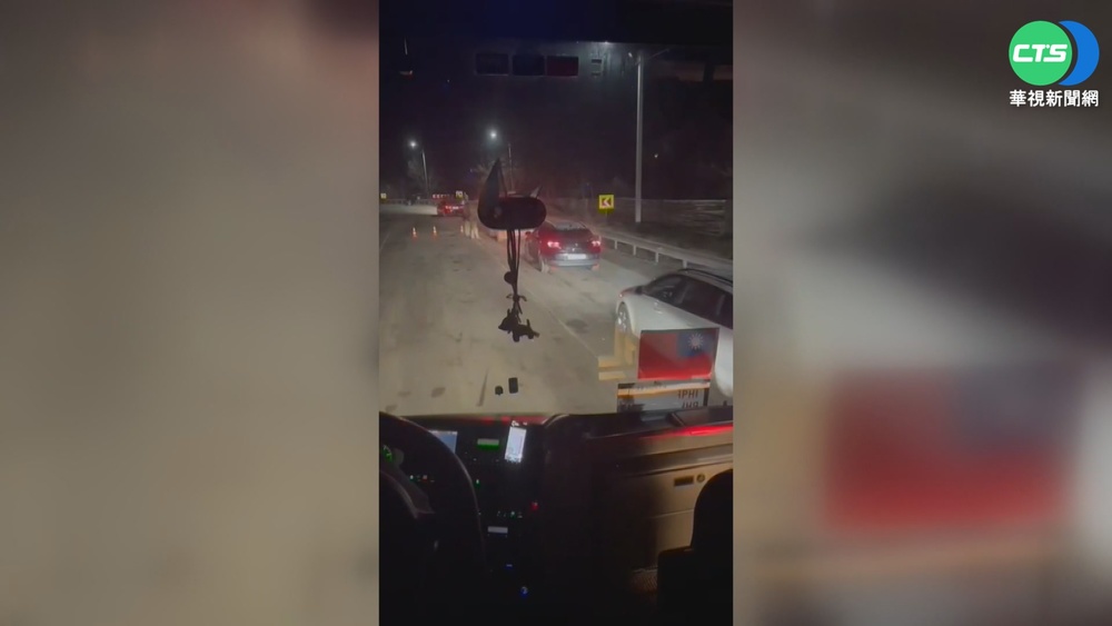 貼"國旗"暢行無阻! 6台人逃出烏克蘭