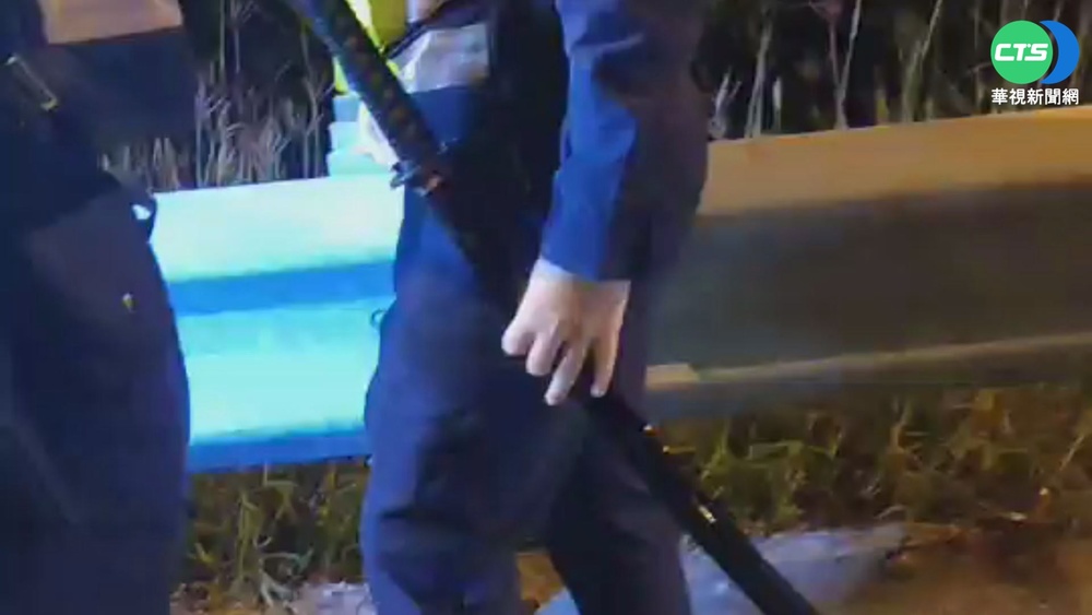 酒駕累犯上國道遭攔 男拔武士刀企圖襲警