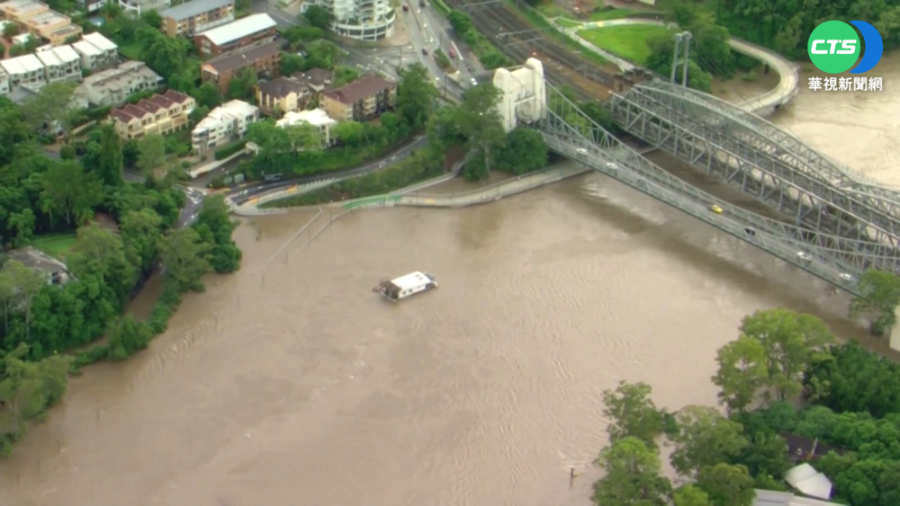 澳洲豪雨成災! 河水暴漲破3公尺釀8死