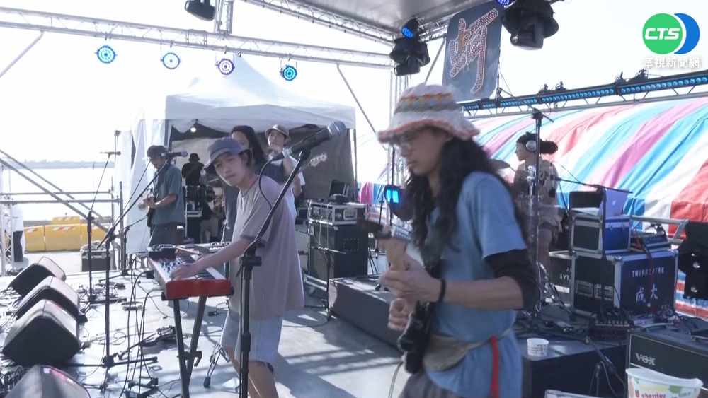 高雄"蚵寮漁村小搖滾" 帶動魚市觀光人潮