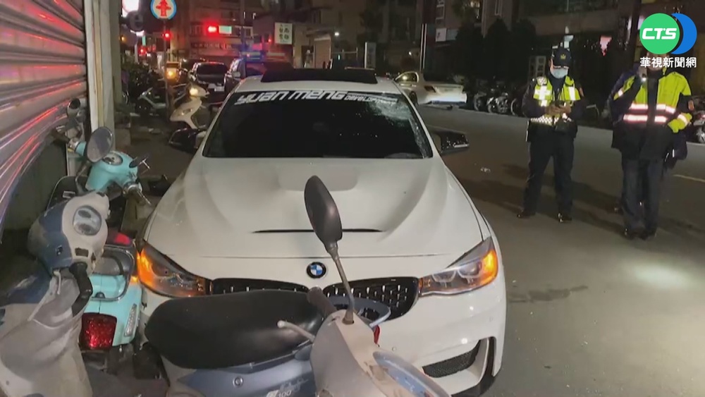 毒販交易被活逮 拒捕撞警波及3車