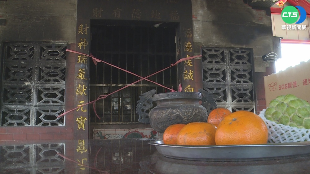 粗心香客未熄滅線香 插回香桶火燒廟