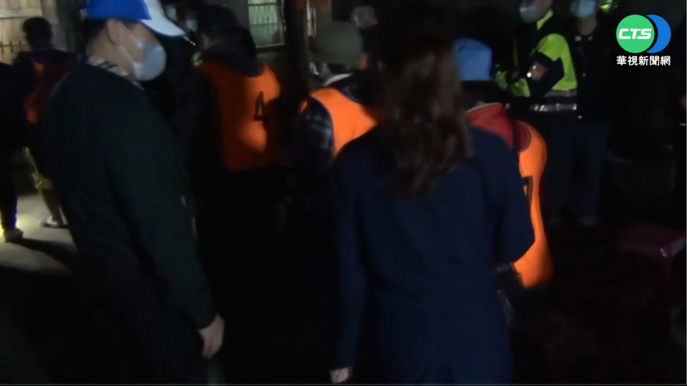 職業賭場藏身鄉間鐵工廠 警逮30賭客