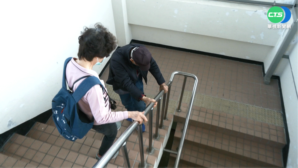 泰安火車站賞櫻考體力?! 電梯停開得爬5樓