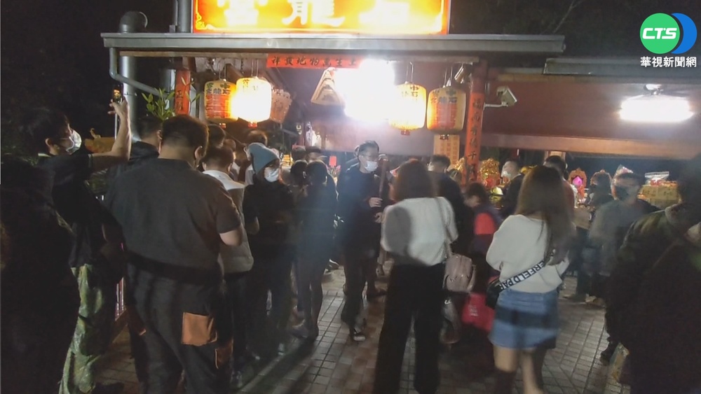 "頭牙"土地公生 石龍宮信徒嗑6千碗泡麵