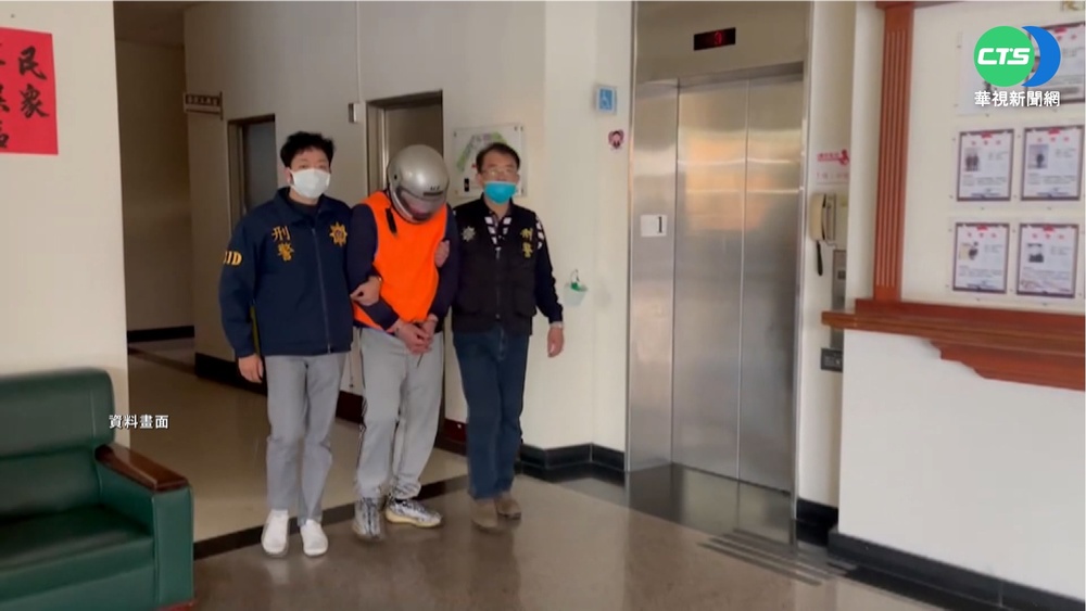 不滿貨車變換車道驚嚇 暴走男亮槍嗆聲