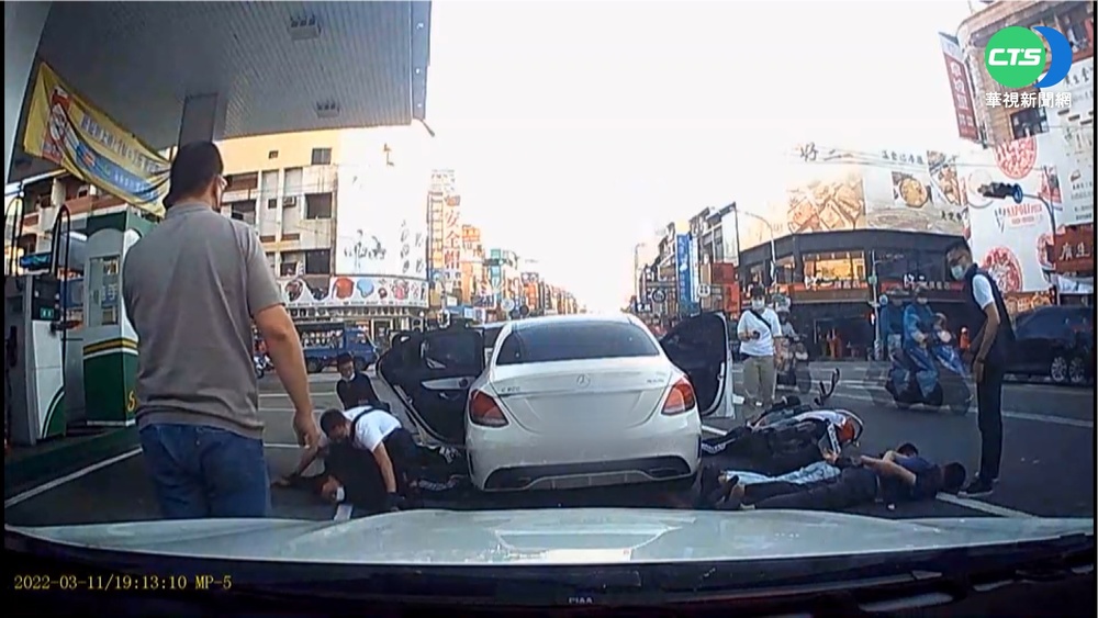 台中大里槍戰! 嫌拒捕衝撞 警開8槍制伏