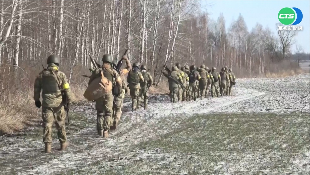 俄無差別轟炸烏西 衛星照曝推進攻基輔