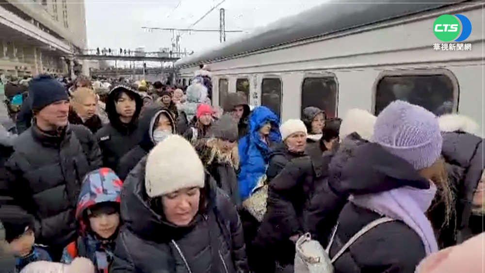 頭頂砲火天天修! 烏鐵路正常運作堪稱奇蹟