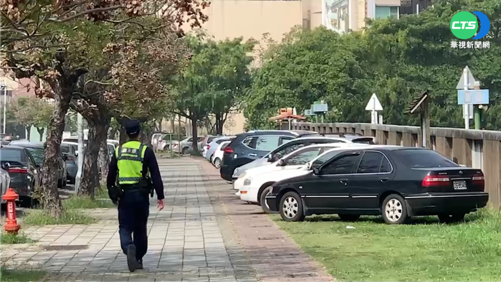 斗六公園"綠地"隨意停車? 警:不違法