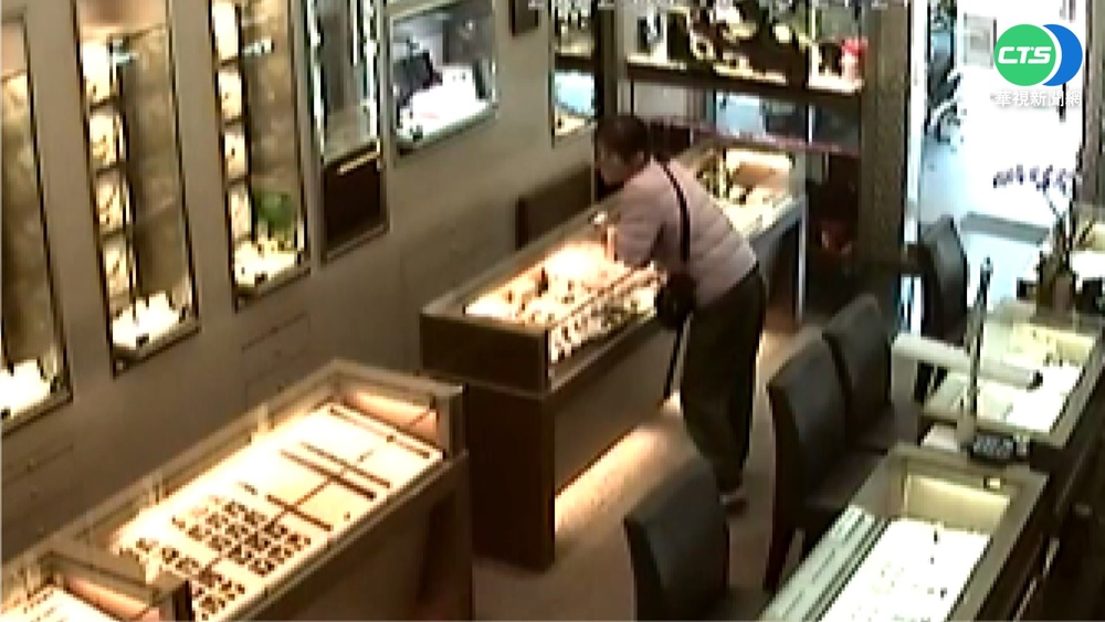 金價飆漲動歪腦筋 女"買小偷大"遭逮