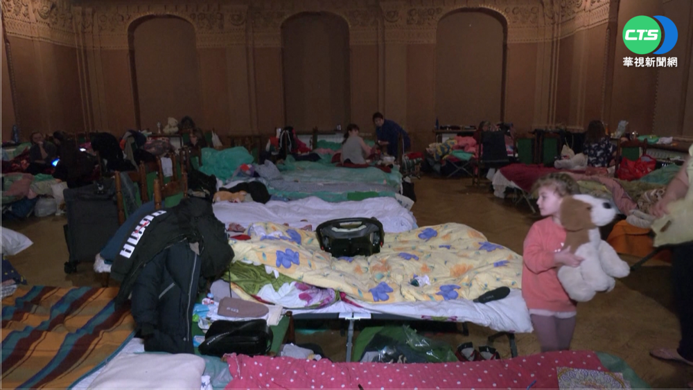 烏克蘭難民病童羅馬救治 教宗親探視