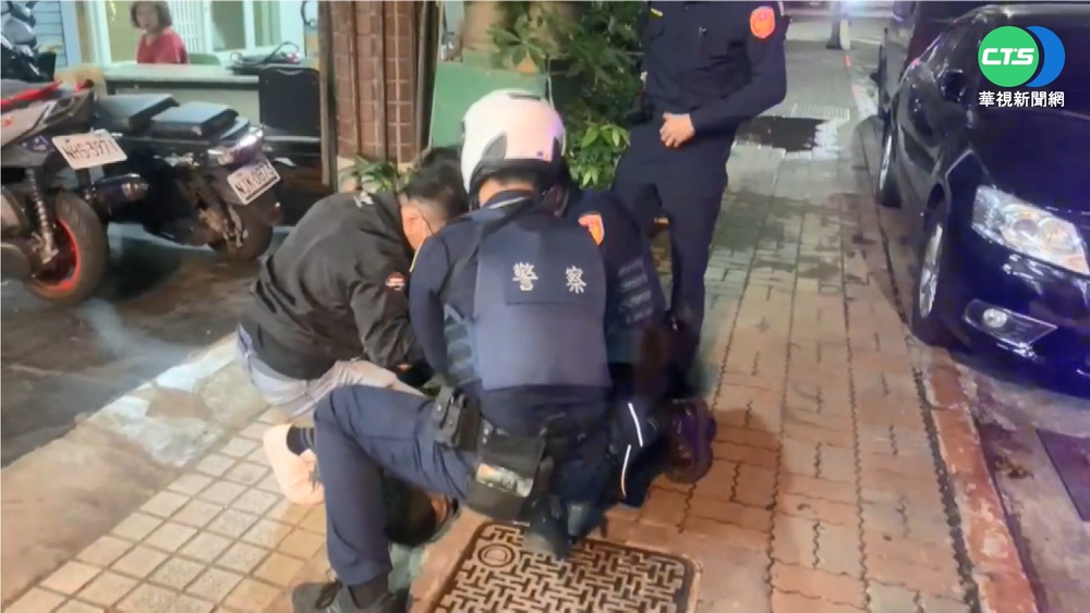 酒後持椅互毆.咆哮辱警 高雄2男被送辦