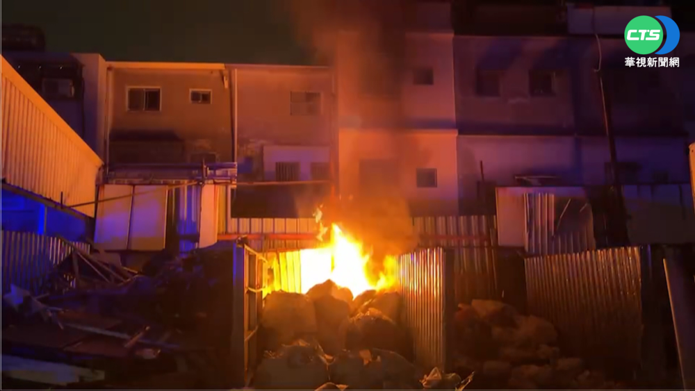 火勢劃破深夜寧靜! 高雄鳳山凌晨2火警